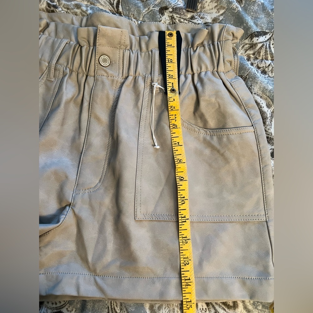 NWT KanCan Percy Paperbag‎ Ultra High Rise Shorts Grey Cream size XL - Picture 12 of 12